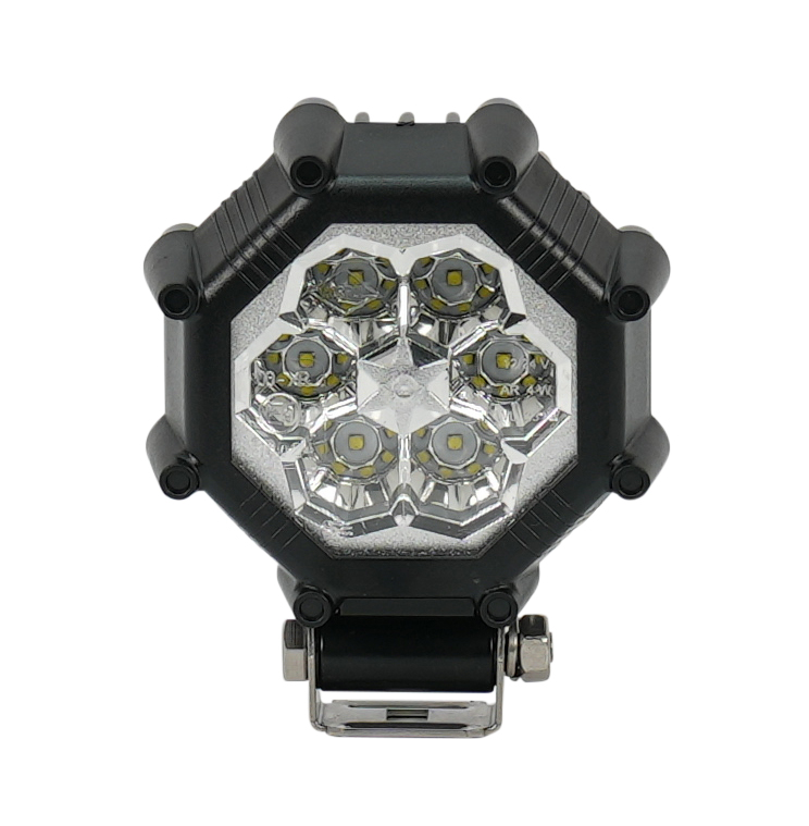 APGermany-LRD2984_HOR73_LED-Scheinwerfer-Bild-1